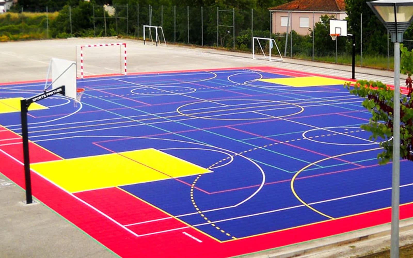 Basketball Court Flooring: Acrylic, Wooden or Modular Tile?